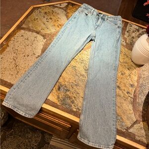 Club Monaco Relaxed Slim Jean. Size 24. GREAT Condition.